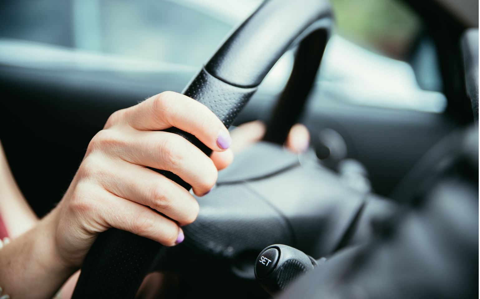 車の内装カスタム ハンドル